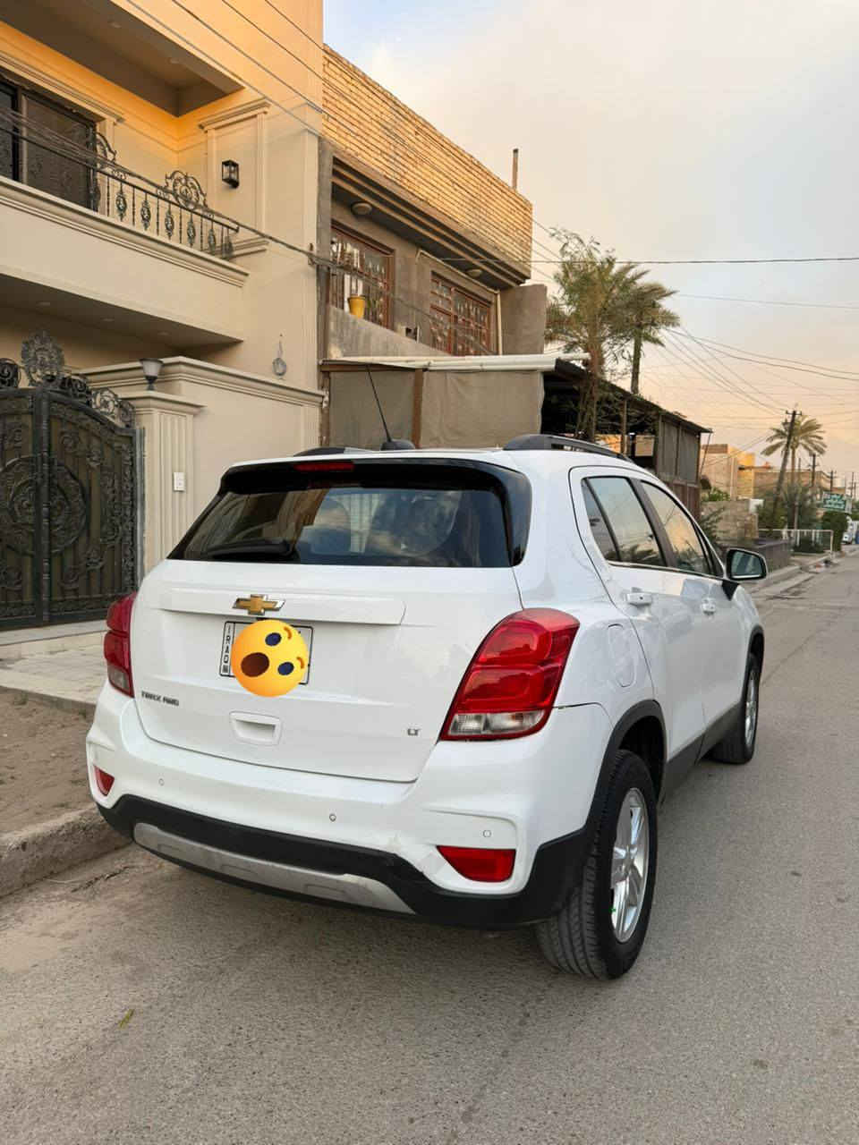 للبيع السعر 88 ورقه 
للاتصال *********** مجالها بسيط
شيفرولية تراكس موديل 2018  رقم بغداد 
محرك 1400 تيربو كير اوتو محرك وكير مكفولات 
التبريد والتدفئه شغالات 
بصمه . فتحه . شاشه . كاميرا . تشغيل عن بعد
كشن جلد كهرباء تحكم استيرن 
وارد امريكي حادثها بالجاملغ الامامي الايسر بدون دواخل 
بيها صبغ بالبابيتن جهة اليمين اثر طخه
شواصي لغود مكفولات
المكان بغداد
