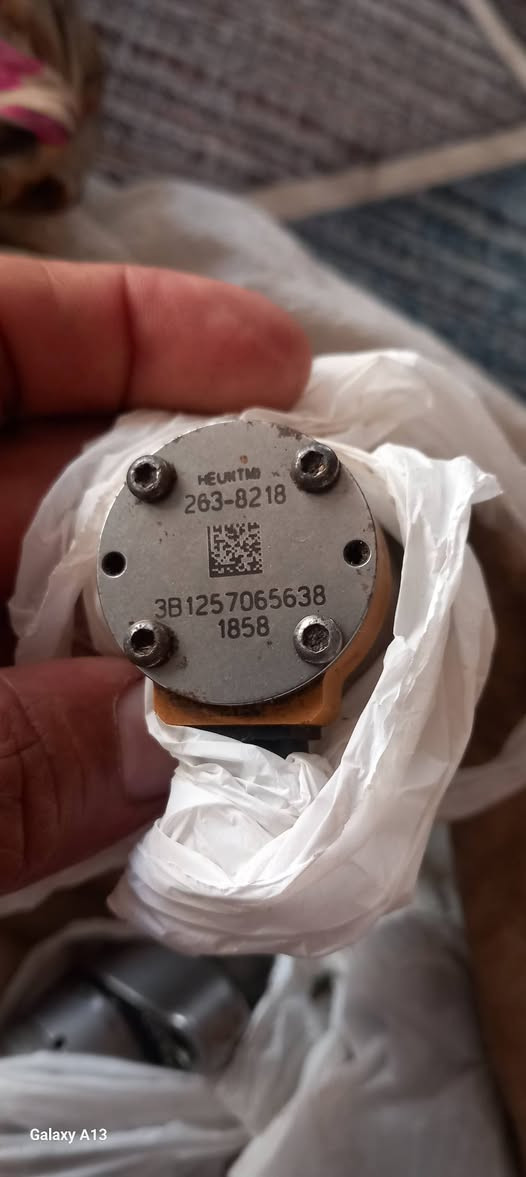 سلام عليكم انجكترات وطاحونه وعقل كريدر كتر c70 للبيع حاويه السعر جايات من أمريكه الله شاهد قبل ٤ سنوات ب ٣٢ ورقه هسه بيش بسوك بحض وبخت ابيحن وليريدهن هاذه رقمي يخابرني ويدلل ***********
