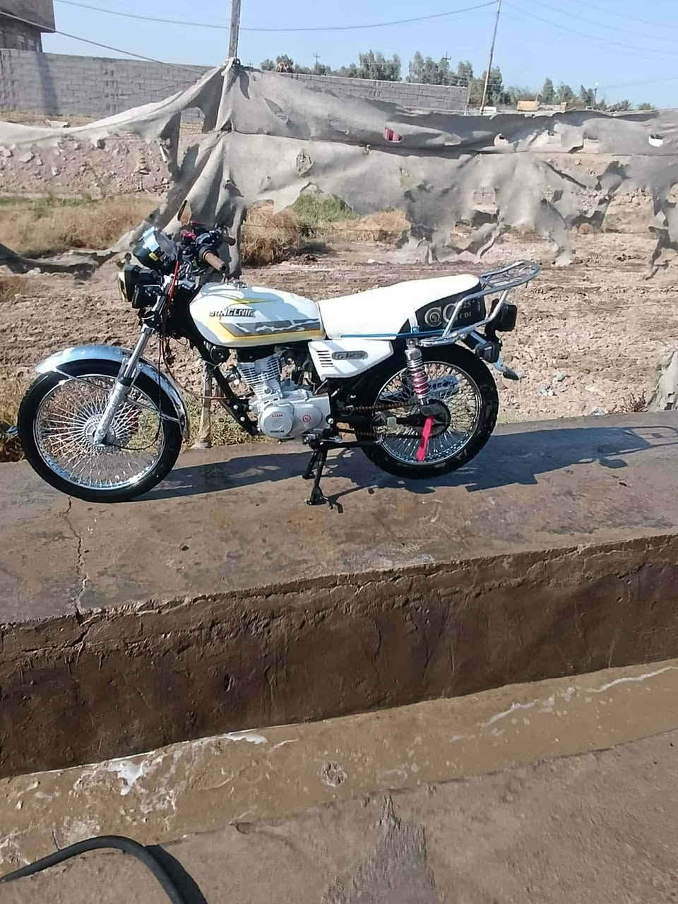 سلام عليكم دراجه تايكر البيع موديل 25 دراجه  مكينه مامفتوحه كهربايات كامله درجه مال جناي سعره 600.

***********
