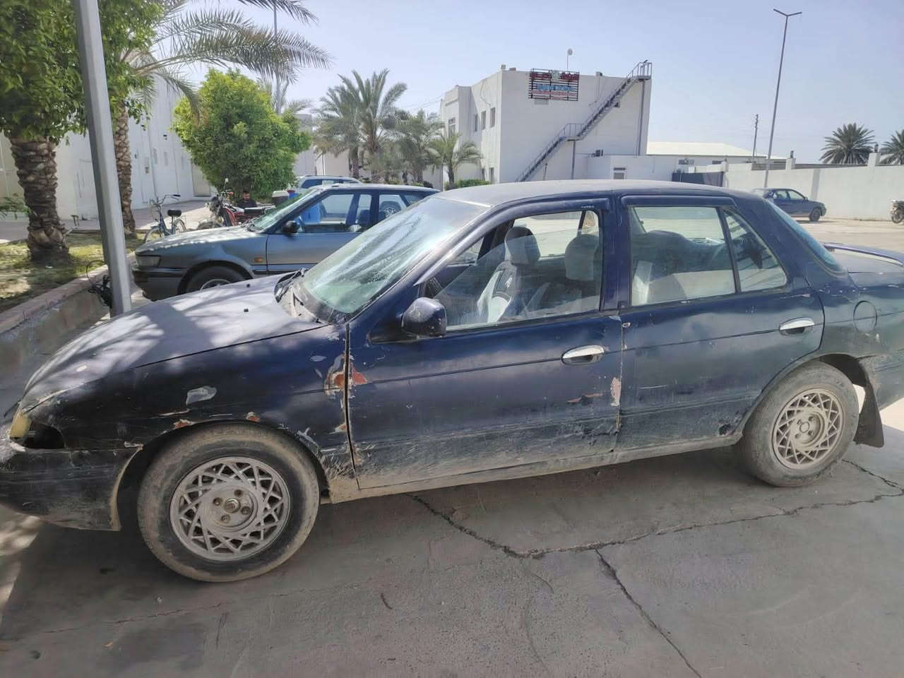 السلام عليكم سياره سيفيا موديل 93  رقم ديالى الماني سنويه مو ساقطه السياره مال تعمير محركها كايم شرط التحويل  السعر 14 ورقه للاستفسار *********** مكان السياره سامراء القلعه
