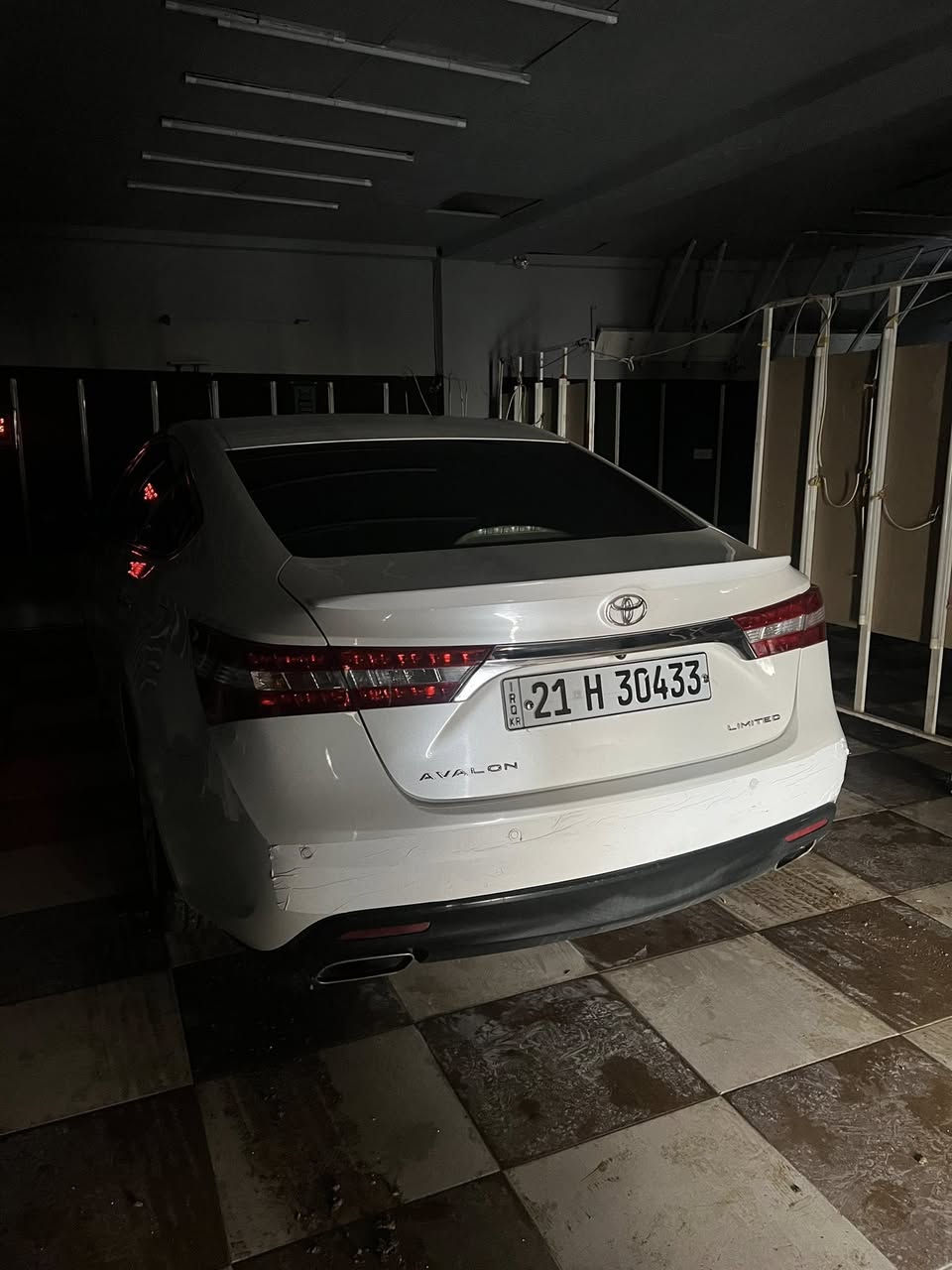 AVALON 2013
نموونە لە جوانی و تازەیی
بێ بۆیاخ دوو شوێن ساردی بجوکی هەیە
فوول مواسەفات. 
گێڕو مەکینەی نەکراوەتەوە :سەوتی دیجیتاڵیشی نییە .سەرف و دووکەڵ و بوخاریشی نییە .زۆر تازەماوەتەوە و ماڵی دۆستە 

سەنەوی و ڕەقەمی تازەیە بەناوی خۆمانەوەیە.
تەحویل و خرامەی بەشەرتە.
نرخی:٢١٤ مەجالی برایانە 

ژ.م: ***********
