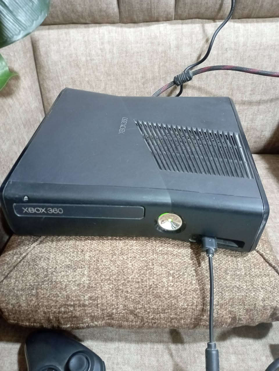 متوفر xbox 360 مهكر باله اوربي

ملحقات كامله ويده وحده وواير HDMI مشتري انا

نضافته 90 ٪

استخدامه فقط 5 اشهر

بي 78 لعبة منها gta5 وجي تي اي ساندرياس وفورزا هورايزن وكول اوف ديوتي وهواي العاب

مكاني حله ابو غرق ما عندي توصيل

السعر 90 وبي مجال للشراي

الرقم للتواصل ***********
