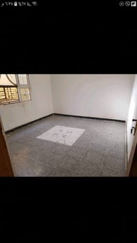 بيت للايجار ارضي 200 متر  يتكون من غرفتين نوم واستقبال وهول وصحيات داخ...