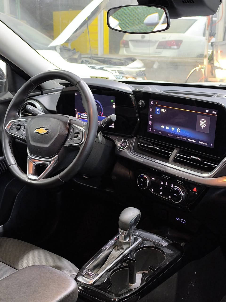 للبيع Chevrolet Trax 2024
لون مميز
وارد امريكي بدون لوحات 
----------------------------
 * المواصفات * ACTIV 🥇🏅
• فتحة سقف 
• بصمة دخول ذكي تشغيل عن بعد 
• رادار تحديد مسار مثبت سرعه 
• شاشة تدعم اندرويد أوت - أبل كار بلي 
• كشنات جلد - كهرباء - تدفئة 
• شاحن لاسلكي - منافذ شحن 
• لايت LED 
• تحكم ستيرن جهتين 
• شاشة عداد دجتل 
• مود درايف 
• هاند بريك
----------------------------
الضرر..
تبديل بنيد - جاملغ بارد
السعر 💸💸 (( 143 )) $$
بي مجال بسيط 
للاستفسار الاتصال على الرقم التالي ☎️☎️ 
- ***********
- ***********
