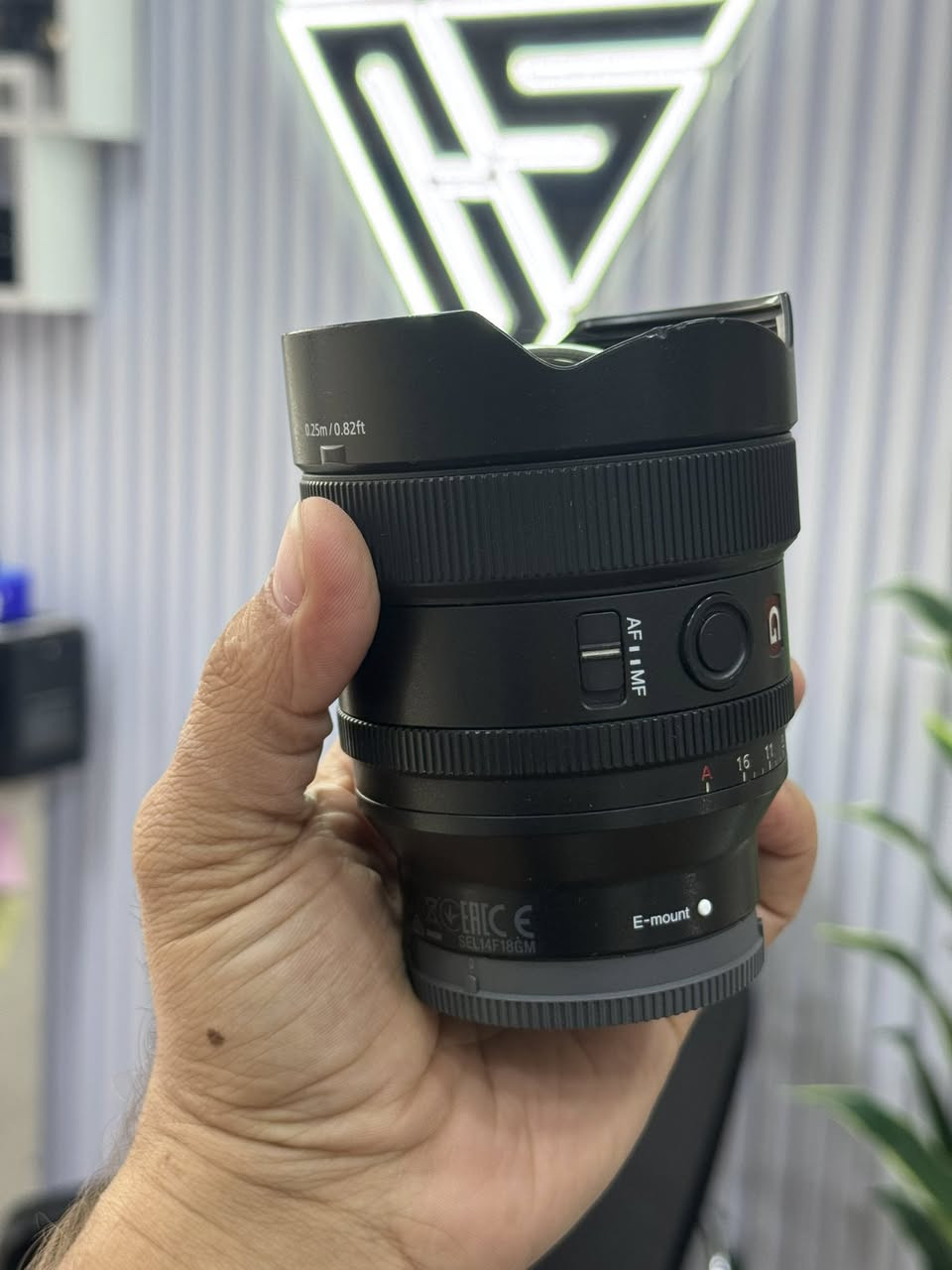 #daste_dw_مستعمل
——————————-
#sony lens 14mm F1.8 Gmaster 
Clean 90%


**إذا كنت صاحب هذا الإعلان وتريد حذفه لأي سبب، رجاءا أرسل رسالة إلى الدعم الفني**