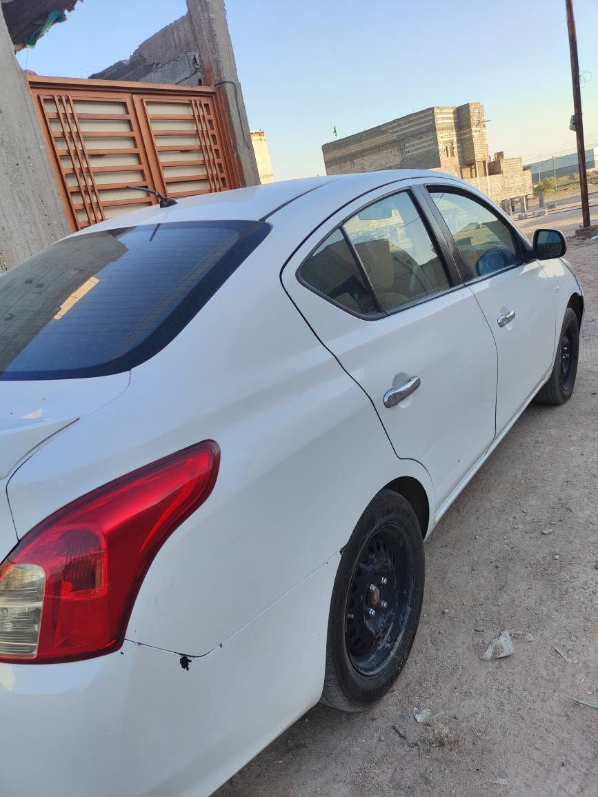 سلام عليكم نيسان صني مديل ١٦كفاله لا تبديل ولا صبغ بس لبنيد مصبوغ نصه اثر رجعت ستوته وضربه خفيفه وره راجعه على شبه بدون صبغ ولا تبديل سياره كفاله كير محرك تبريد سنويه جديده رقمه  جديد هزه جديده راعيه ايريد تحويل رقم لهاتف ***********مكان السياره لبصره البصرة, العراق
