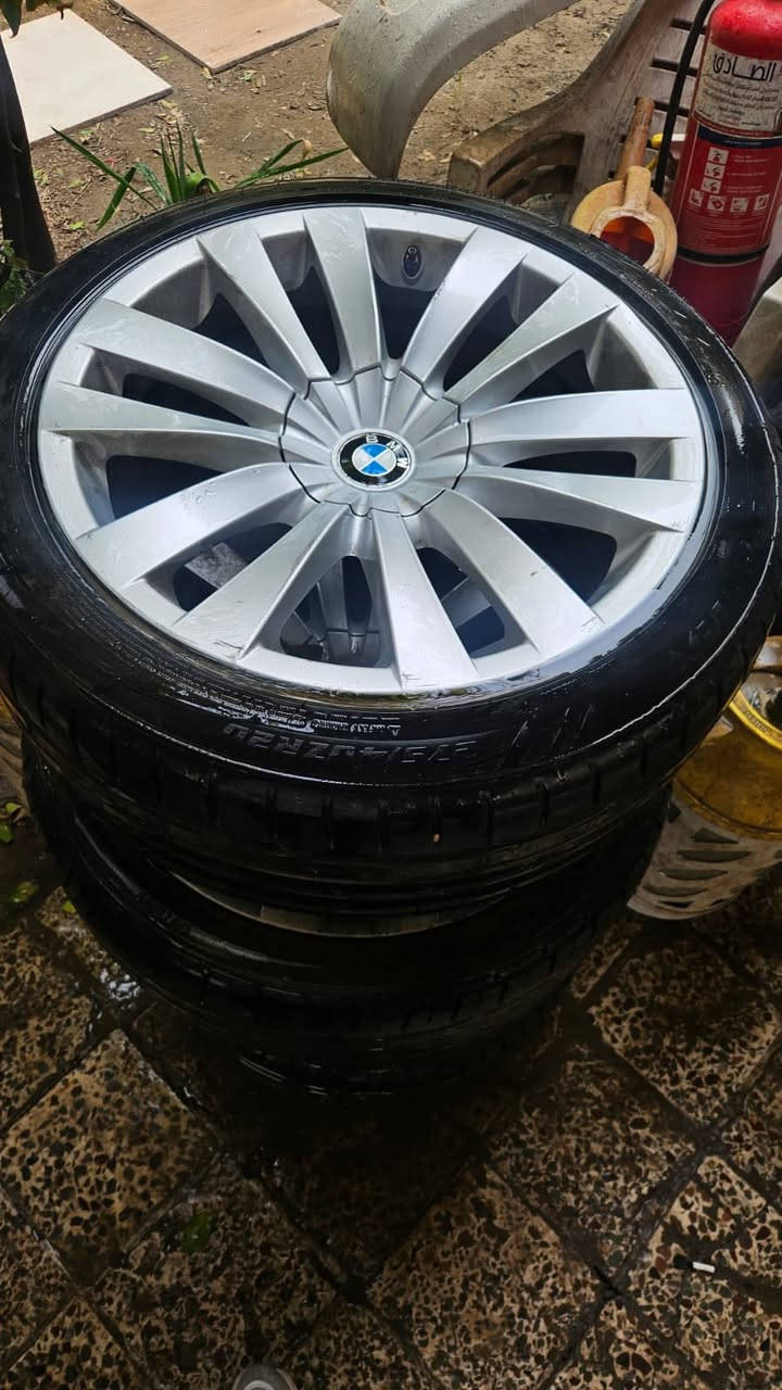 ويل بي ام  20 البيع
تو سايز
بدون فطر ولا عواج +تخم تاير جديد
‭0782 860 1742
