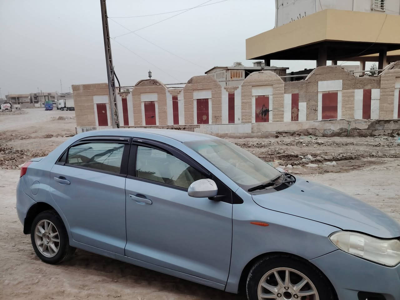 {شيري فلاوين 2011، مكينه بلادي تبريد ثلج،، مكفوله من ضربه، مصبوغه صبغ عام لجماليه، حداديه كله جديد، كلج وكير جديد، شاشه لمس جديد، حساسات كلها شغاله، سياره كلش نظيفه واحله من صوره الموجوده،
رقم انكليزي مصفره من كلشي سنويه لغاية 2030
سياره باسمي
سعر 40$ وما بيها مجال 
مكاني بابل، ***********
