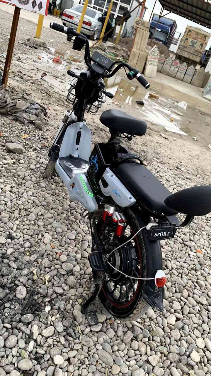 السلام عليم لل بيع فقط بدون مراوس 
ماطور شحن لون رصاصي 
4بطاريات صار شهرين ما أخذته 
النضافه مثل ما موضح كدامكم بل صور 
دبل اشاره +يمين ويسار 4نمر السرعه بل شاشه 99الحقيقي 70تايات جدد+ويا الشاحنه الأصلي مالته +لايت زينون بس عالي ادفع سعر عجبني ابيعك ال مو شراي لا يجي 
مكاني برطله رقمي اسيا ***********او تجي ع خاص
