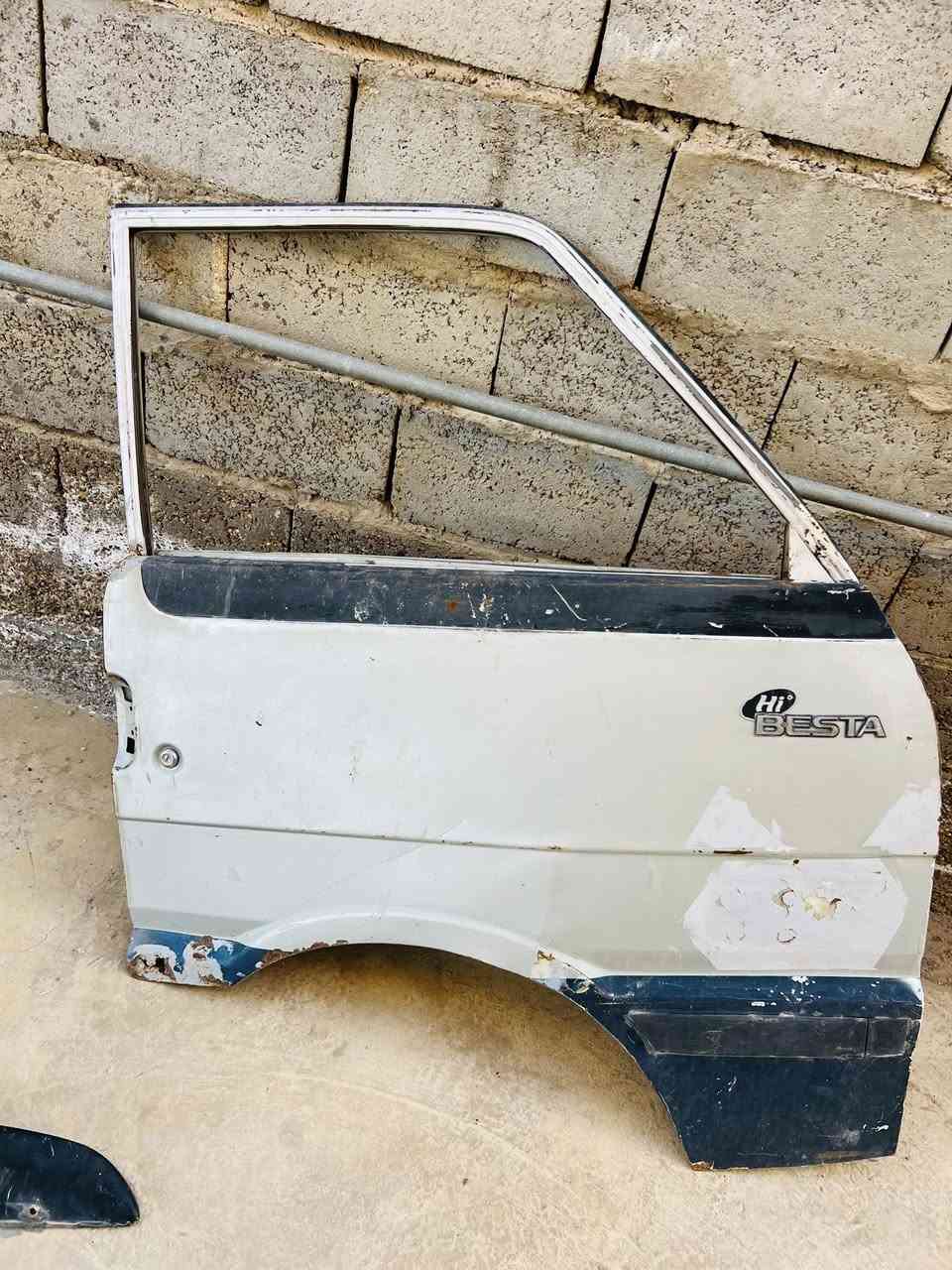 السلام عليكم باب كيا بستا 25وبي مجال والزعانف 50 وبيهن مجال وذني التجوات مال الباب 5الاف للأستفسار اكثر الاتصال على الرقم ***********
