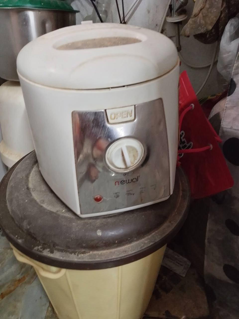 اغراض بيت نضيفات للبيع قيم واخذ بالمعقول.***********.
