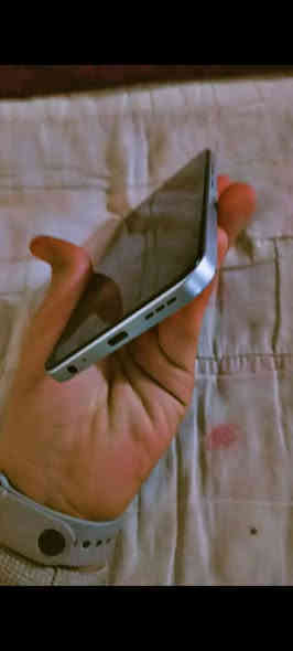 جهاز البيع TECNO SPARK Go 2
جهاز راقي مفتوح من الكورتونة صار سبوع ويا كورتونتة ويا ملحقاتة كاملة مابي كلشي ضد الكسر شرط ذاكرة 64 فريم 6 كلش الجهاز حلو العنوان تكريت السعر او الاستفسار اكثر اتصل؟ ***********اتصل ودلل ✈️
