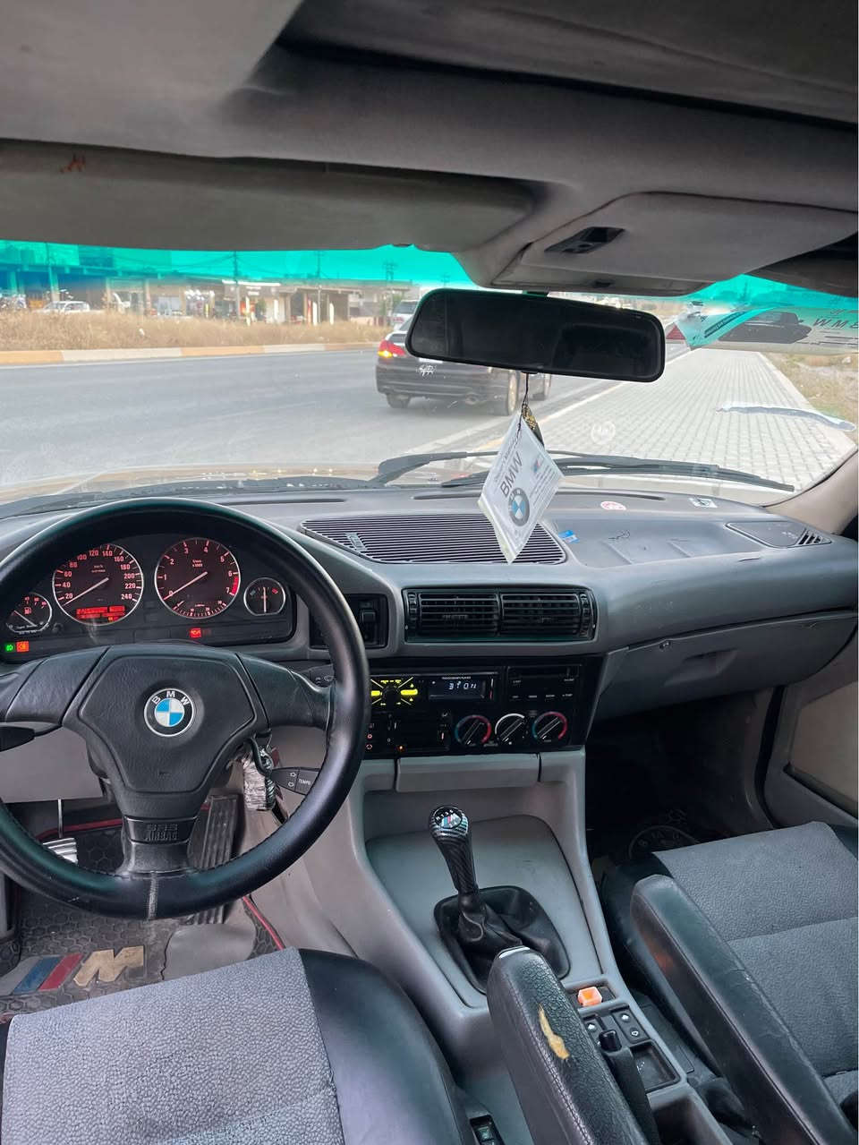 سەرەتا بەناوی خوودا 
bmw 525i 
مۆدێل ١٩٩١ سڵاید پێش گەورە سلفو تەبریت هەمووگیانی لەسەر بیلادی ڕەقەم هەولێر سەنەوی تا ٢٠٣٠ نوێیە تەحویل وەکالە بەشەرت بێ لێدراو کوشن جڵدو هیتەر هەموو گیانی بەشەرت لەسەر بیلاد ماوەتەوە دەعامی بۆ دەعامی بەشەرت گوێ بەرخ ویلو تاییەی نوێ جام کارەبا تەحدید سورعە کامل جوانکاری بۆکراوە بەس سایاقکێکی دەوێت 
شووێن کۆیە 
***********
*********** كويسينجاك, أربيل
