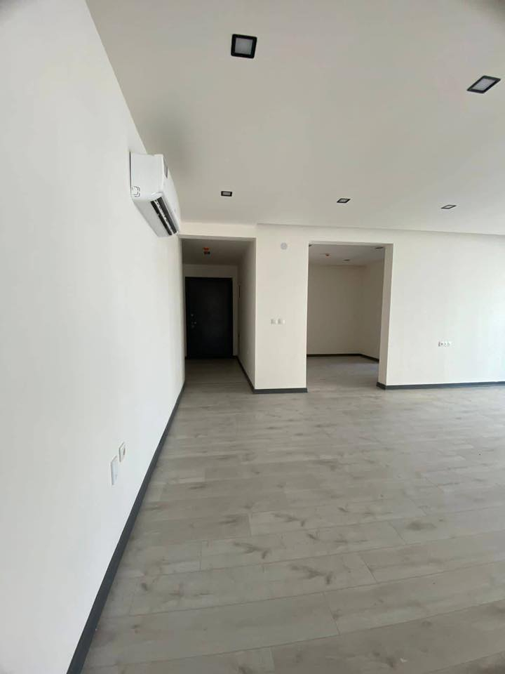 🪩  شقة للبيع – مجمع ئابوري ناسان السليمانية
المساحة: ١٣٣ متر

بناية: T طابق ارضي شقة رقم ١

تحتوي على 3 غرف نوم

من ضمنها واحده ماستر وبالكون

صالة كبيرة وحمامين

مطبخ حار و بارد

الشقة قيد الانشاء 

مسدد ٤٠٥ ورقة

السعر الكلي: ٨٥٠ ورقة

القسط الشهري ٥٠٠ $ و ماكو دفع عند استلام الشقة فقط دفع شهرياً 

بيهه خمس سبالت و نظام تدفئة مركزي و الارضية خشب

البيع من صاحب الشقة نفسة 

📞 للتواصل:

وتساب ***********
