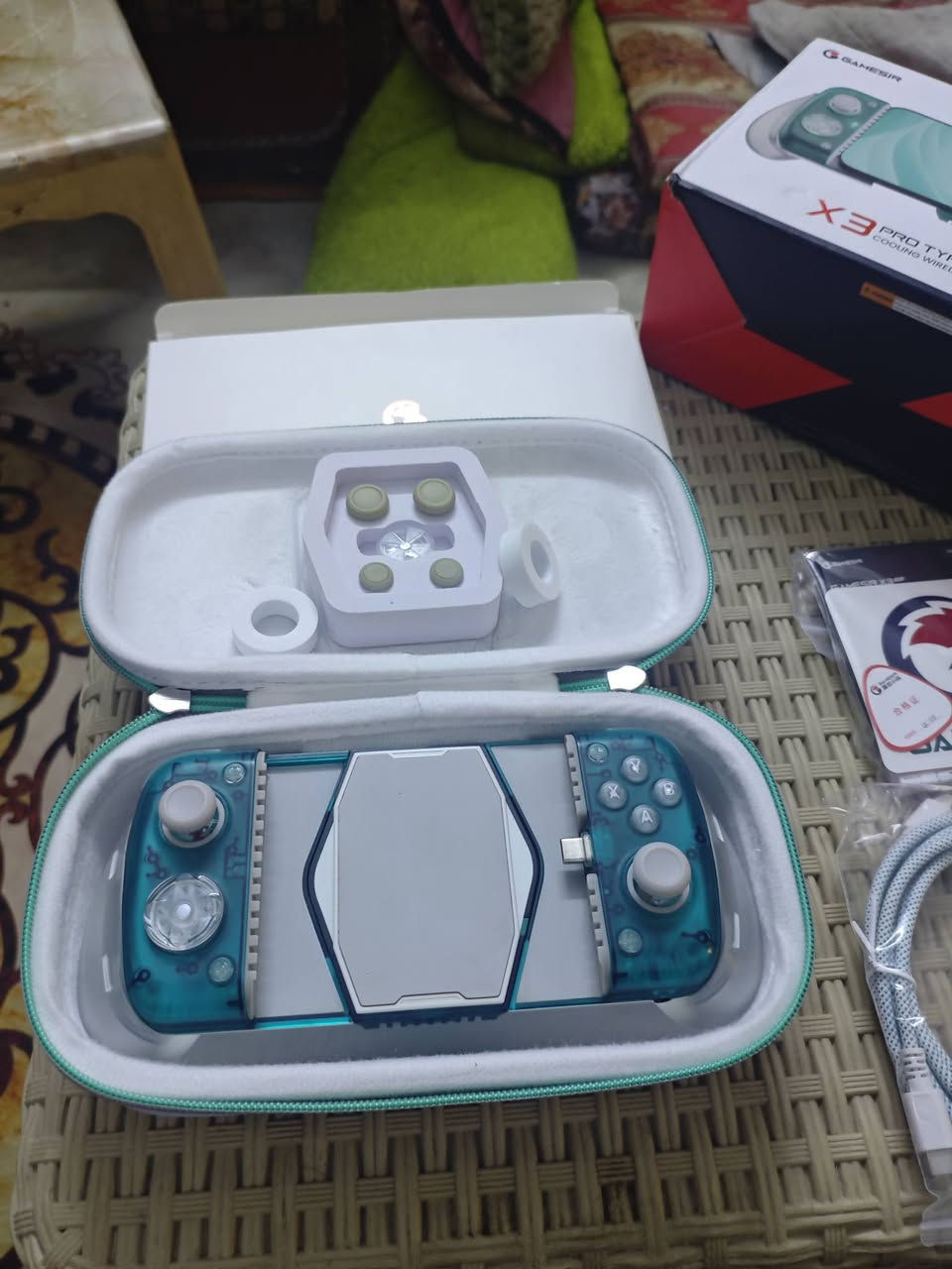 جويستك للهاتف GameSir-X3 Pro
من شركة معروفة بعالم الجويستكات GameSir🎮

تجي بيها فريز بضهر بسرعتين ضعيف وقوي 

وبكوالتي عالي جدا مناسبة للألعاب القوية ولعب الطويل 

استجابة سريعة جدا ربط مباشر بالهاتف من خلال منفذ تايبسي

مستعملة شي قليل وبسعر مناسب 

راسلني على الخاص او على الرقم هاذ 
***********

ورجاءً لحد يكسر بسعرها
 الما يعرف قيمتها خلي يروح يبحث عنها
