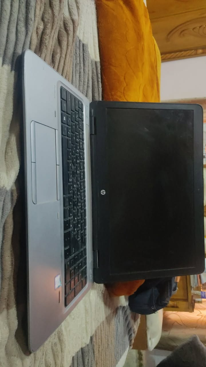 💻 للبيع لابتوب HP ProBook
✅ معالج Intel Core i7 الجيل السابع
✅ سرعة المعالج 2.5GHz
✅ رام 16GB
✅ خزن SSD سريع
✅ مناسب للبرمجة، التصميم، الدراسة، والأعمال المكتبية
✅ أداء سريع وسلس بالتشغيل وفتح البرامج
✅ بطارية وهيكل عملي من فئة ProBook المعروفة بالتحمل
اللابتوب مرتب وجاهز للاستخدام، ومناسب جداً للي يريد جهاز عملي بشغل قوي وسرعة ممتازة.


**إذا كنت صاحب هذا الإعلان وتريد حذفه لأي سبب، رجاءا أرسل رسالة إلى الدعم الفني**