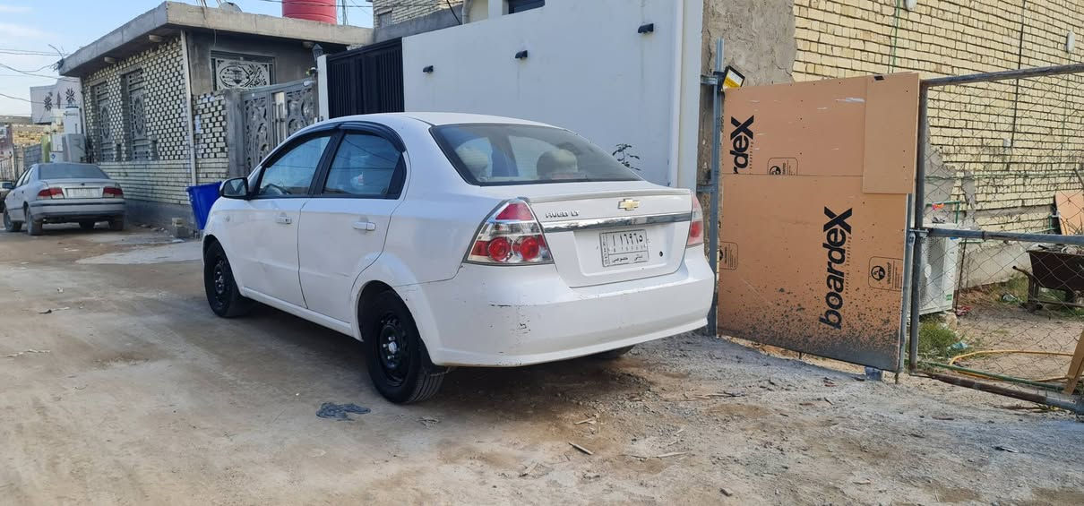 السلام عليكم
افيو 2009 مسكر 
وارد امريكي 
بيه مكانات صبغ 
رقم ديالى مشروع وطني 
تحويل مباشر 
تحتاج صيانه لتبريد 
تخم تاير جديد 
كهربائيات بلاد 
حداديه وره وكدام 80٪
مكان نجف الاشرف 
السعر 65 وبيه مجال 
***********
