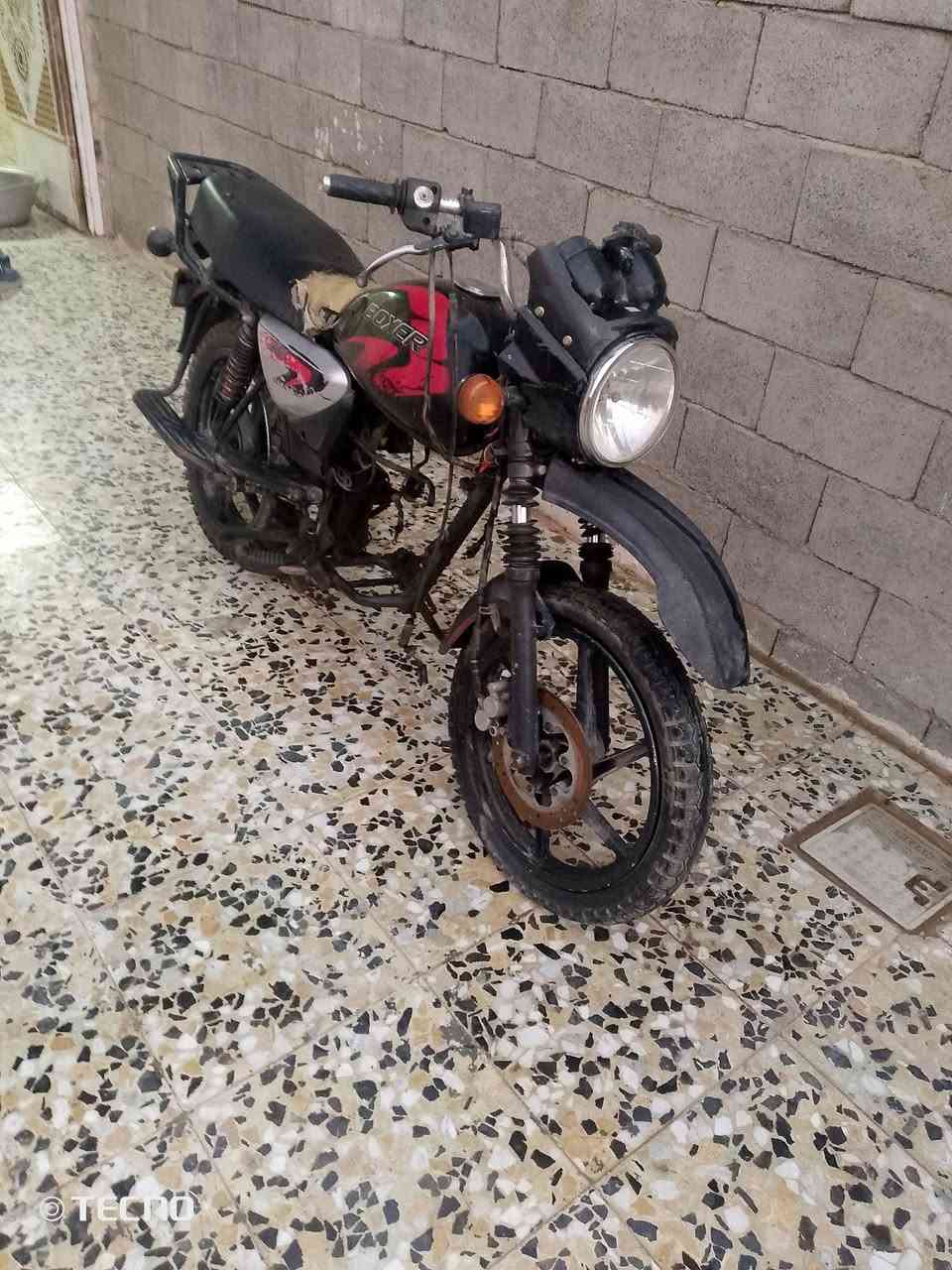 السلام عليكم بوكسر بدون مكينه اريد مراوس 4كير
***********
