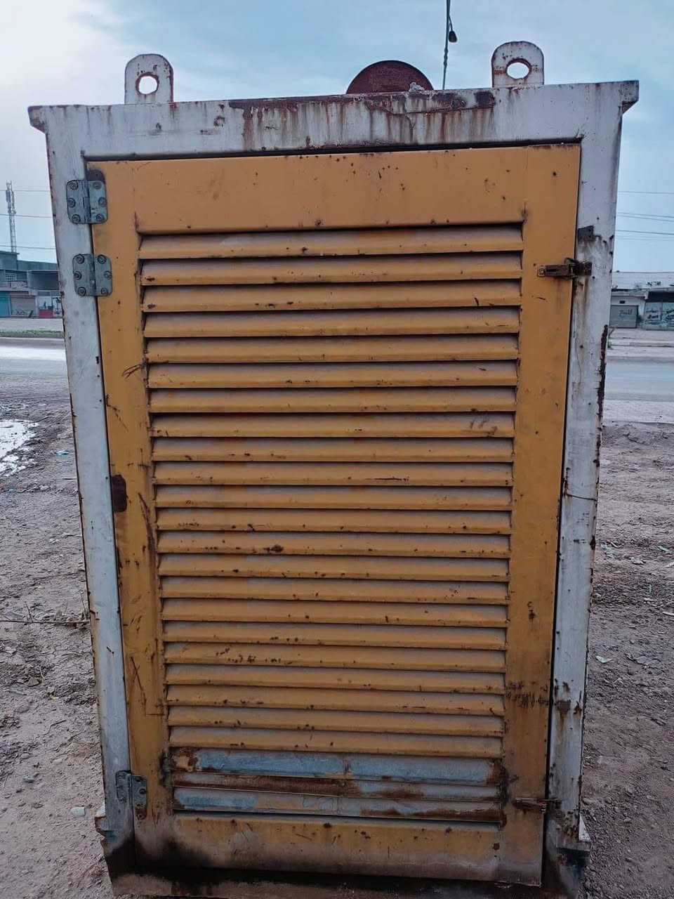 سلام عليكم
غلاف مولد كاتم للبيع 
4×2متر
مكاني ديالى-بني سعد السعر5 ورقات
***********
