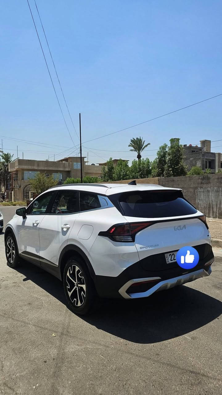 السلام عليكم للبيع kia sportage 2024 - EX امريكي 
مواصفات السيارة ( كشنات جلد تدفئة ، بصمة وتشغيل عن بعد ، تحديد مسار ورادارات ، توقف تلقائي ، شاشة متصلة ) مواصفات Ex 
حادث السيارة بجم ، مبدل البنيد والجاملغ مطخوخ قليل بس سليم ، السيارة بيها خسفة بسيطة كلش بالبنيد هذي بسبب التحميل وحنشر صور السونار اول ما اشتريتها ) 
السيارة ماشية 74 الف كيلو 
السيارة لغد وشواصي مكفولة ومكينة وكير كذلك وبيناتنا السونار جديد تجي تفحص السيارة وتشوفها 
السيارة نضيفة كلش وحلوة 
السعر 205 ورقة وبيها مجال بسيط حق الجية 
رقم اربيل وتحويل مباشر 

مكاني شارع فلسطين رقمي بيه واتساب اذا تحب 

***********
