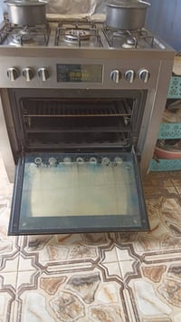 طباخ • نضيف • عيونه زينه