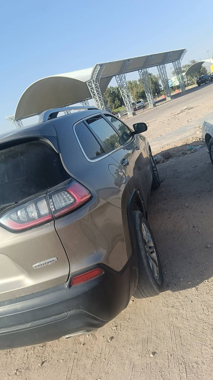 سلام ع جيب ١٩ جنطه كهرباء تو ويل محرك ٣٣٠٠ كفاله حداده جديده ضعف بل كمبريسر وطيح فلوس تبريد حادثهه بنيد سعر ١٢٠ رقم الهاتف ***********
