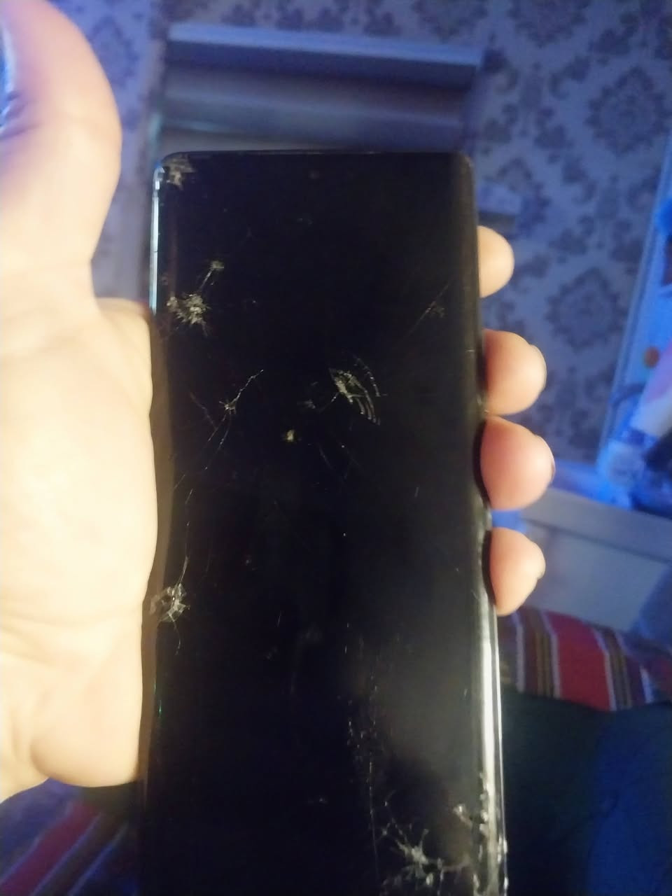 سلام عليكم أجهزة للبيع الأول شاشته مفطره وشغال عل فحص الثاني هم شغال وكلشي مابي بكاني بغداد ***********
