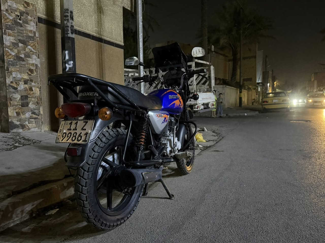 السلام عليكم بوكسر موديل 23 نزول 24 مرقم لوحه وسنويه إنكليزي تحويل ثاني يوم هزه جديده مكفوله كفاله عامه ماشيه 10الالف شرط حقيقي مكاني الحريه 
***********
