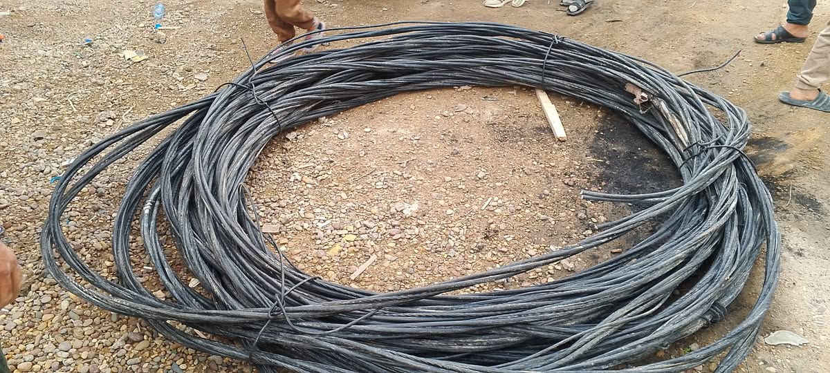 ضفيره ام 120 تركي اصلي مستغدمه شهر مابيهه لا زلق ولا حرك خمس خطوط كول 140متر سعر المتر 7وبي مجال ***********
