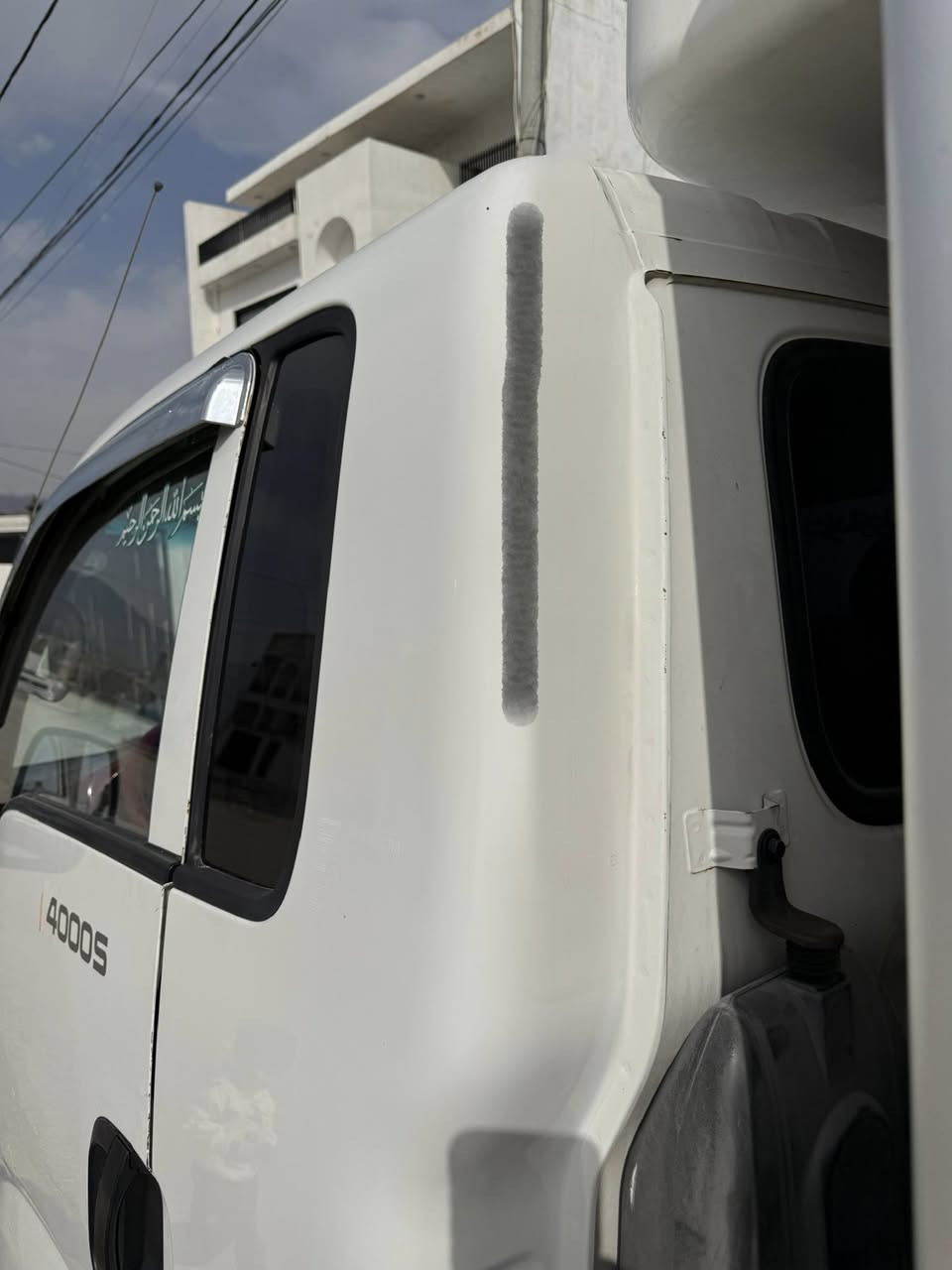 كيا براد 2015 سياره كه زؤر جوانو خاوين مايته وه    به س شانى بوياخه تقريبن ٣ بست له وينكه دياره خه تى ره شم ليدايه مه كينه نه كراوته وه به س پيويستى به تحميله ٤ تاييه ى سفرى له ژيره ما باقى هه مو شتيك به شه رت  به رادى به شه رته گير اكسل به ناو كردن هه مو به شه رته ئه وه ى موشته ريه تلفون  بكات
سعر ١٧٠ كه ميك مجال ***********
