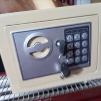 قاصة • قفل ورمز • جديدة