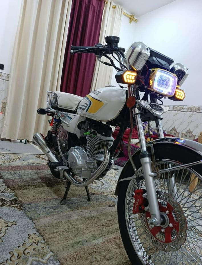 دراجه سـولنك -
مـديل : 2025 / محــرك 125 / 5 كــير / بــاب اول🔥🤍.
للاسـتفسار اكثر *********** / او خاص مفتوح او واتساب.
