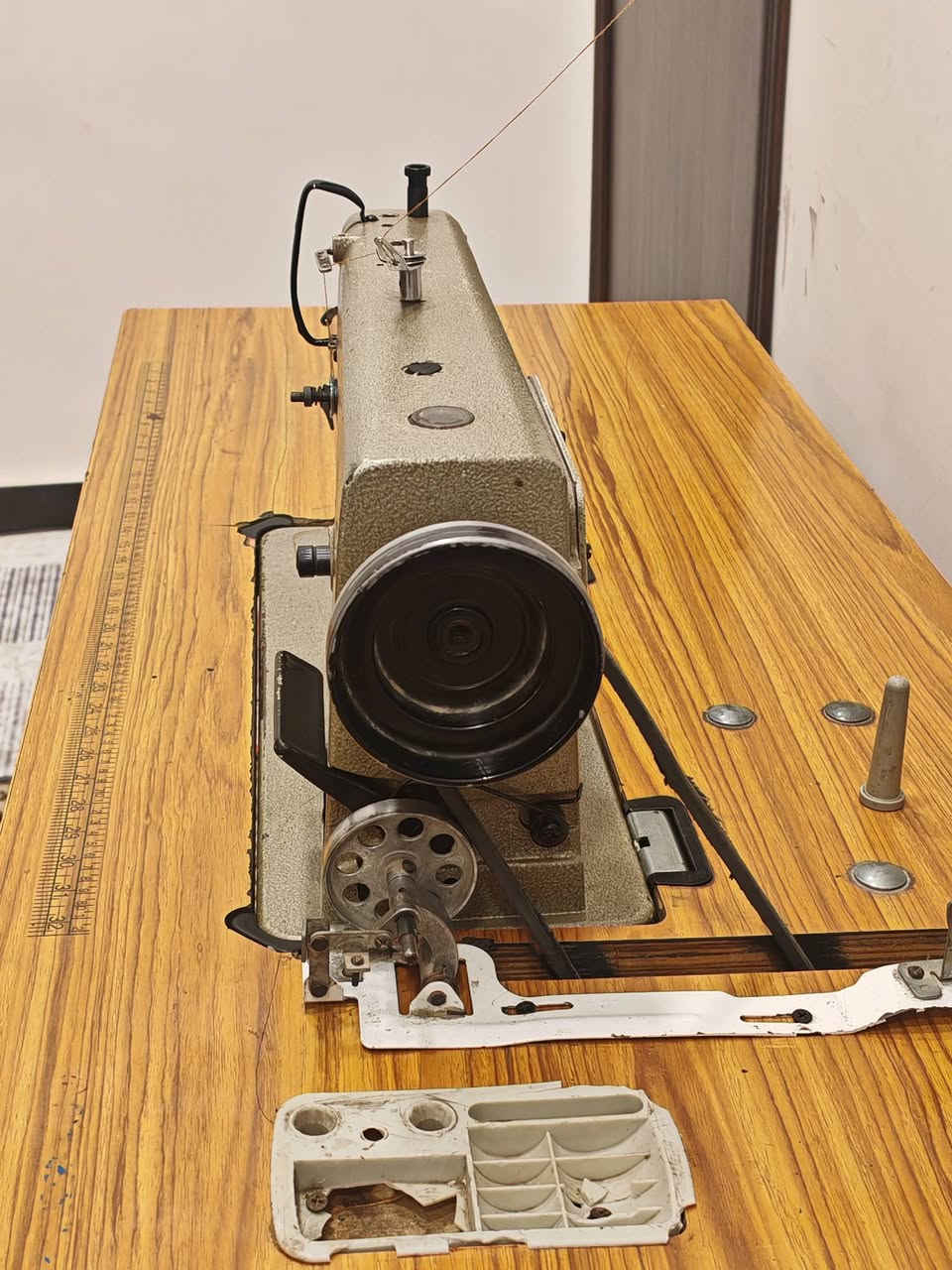 السلام عليكم
ماكنة خياطة برذر ياباني أصلي
نظافتها تقريباً 70٪ صالحة ماناقصها شي
السعر ١٦٠ الف أو بيها مجال قليل العنوان بغداد - الزعفرانية للاستفسار الاتصال على الرقم ***********
