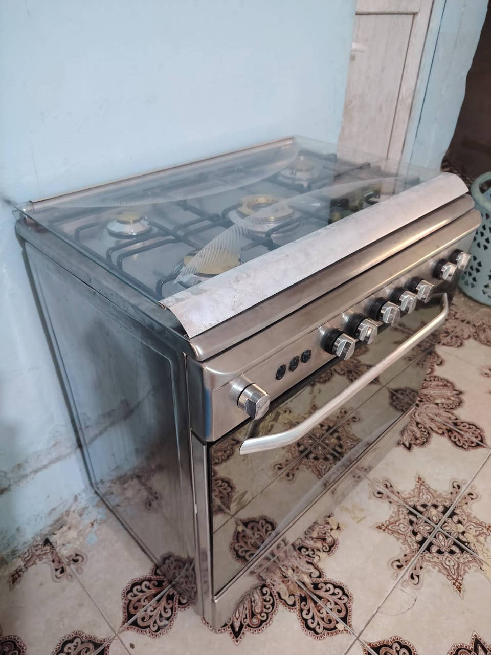 طباخ فريش مصري شرط الشغل على الفحص نظام بوري نظيف اخو الجديد 225 الف اوبي مجال للشراي ***********بي واتساب
