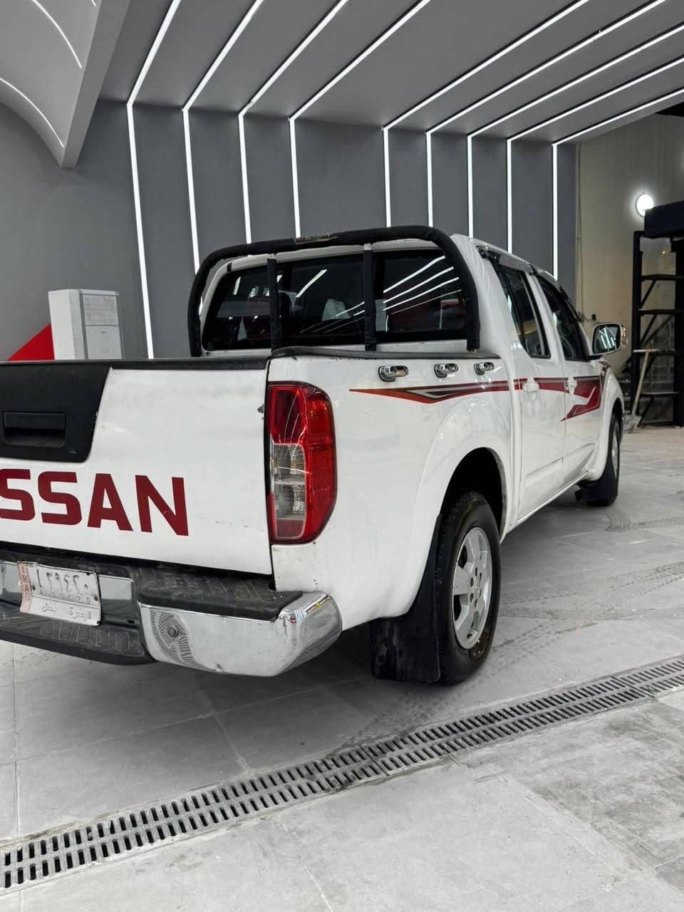 بيكب نيفاره للبيع  كير اوتماتيكي 
موديل ٢٠١٤ نظيفه كير مكينه كفاله 
مكانها بغداد رقمها بصره الماني تحويل ثاني يوم

رقم صاحب سيارة ***********
