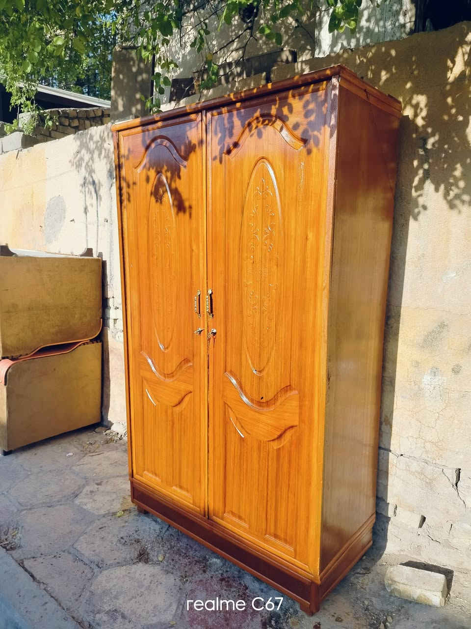 كنتور ابو بابين ب85الف نهايته للتواصل العماره حي النداء شارع الحسينيه فرع فرن صمون الكرار تلفون ***********
