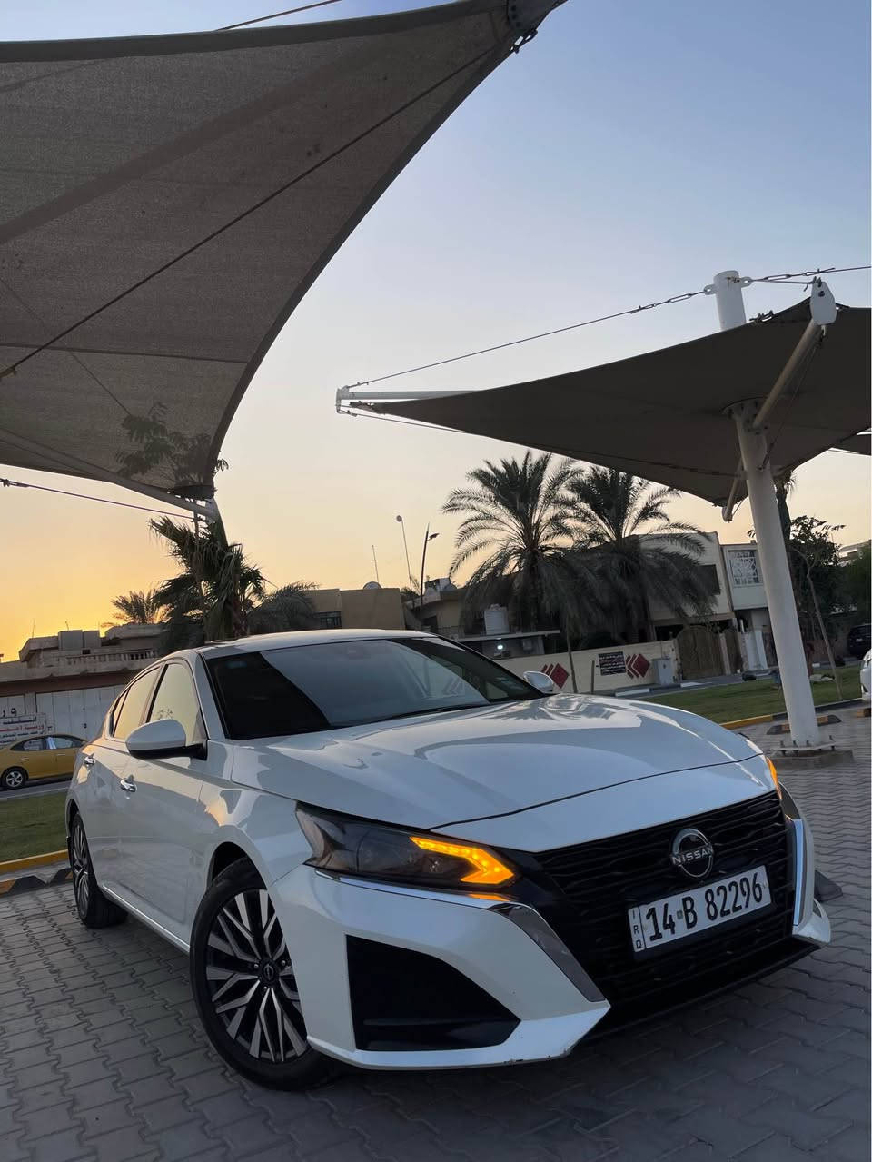 نيسان التيما 2024 
مكينه 2.5 
بصره حره تحويل ثاني يوم 
 ابيض صدفي 
كفاله عامه من دعاميه للدعاميه كفاله حته من البارد 
فقط تقرير ( شغاله ) 
نقص برغي مابيها جاهزه كامله 
المواصفات : 
فول مواصفات :
فتحه 
تحكم كشنات كهرباء 
شاشه الحجم الاكبر كار بلي 
شحن لاسلكي 
تدفئه مقاعد 
تدفئه ستيرن 
رادار امامي 
رادار خلفي 
رادار جانبي نقط عمياء 
حساسات امامي خلفي 
وقوف ذاتي 
لد امامي اشاير لد + زنون بلاد 
تحديد مسار وعدم الخروج من المسار 
سايد بريك بصمه 
اوتو هولد 
كامره خلفيه 
تشغيل عن بعد 
دبل جام 
بيها هواي مواصفات غير مذكوره ....
# مكينه كير حداده كفاله كفاله 
تايرات بلاد مال شركه 
السياره كلها على البلاد حته سبير والعده بلاد 
كتلوكات الشركه بيها 
السعر : 173 وبيها مجال 
رقمي : *********** البصرة, العراق
