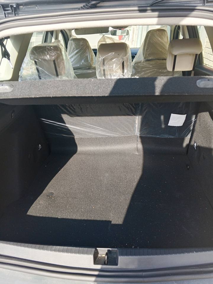 سياره كفاله عامه
فتحت 
شاشه
يصمه 
مكاني كربلاء 
*********** كربلاء, العراق
