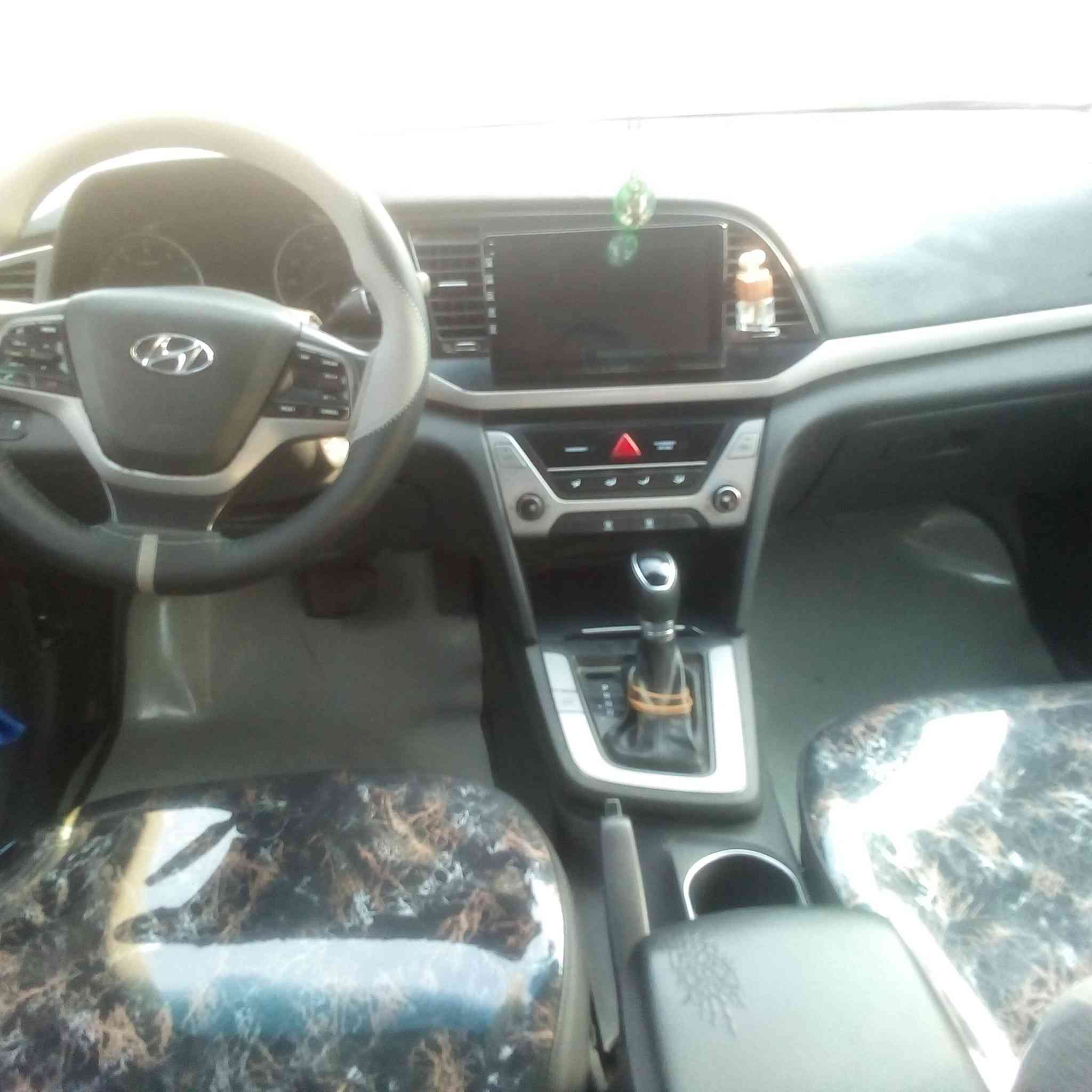 سلام عليكم النترا وارد امريكي 2018 سعر 115 وبيه مجال الطيبين بيه معجون بلعراق جاملغ امامي ايسر وجاملغ خلفي ايسر *********** رقم بغداد خاص مفتوح
