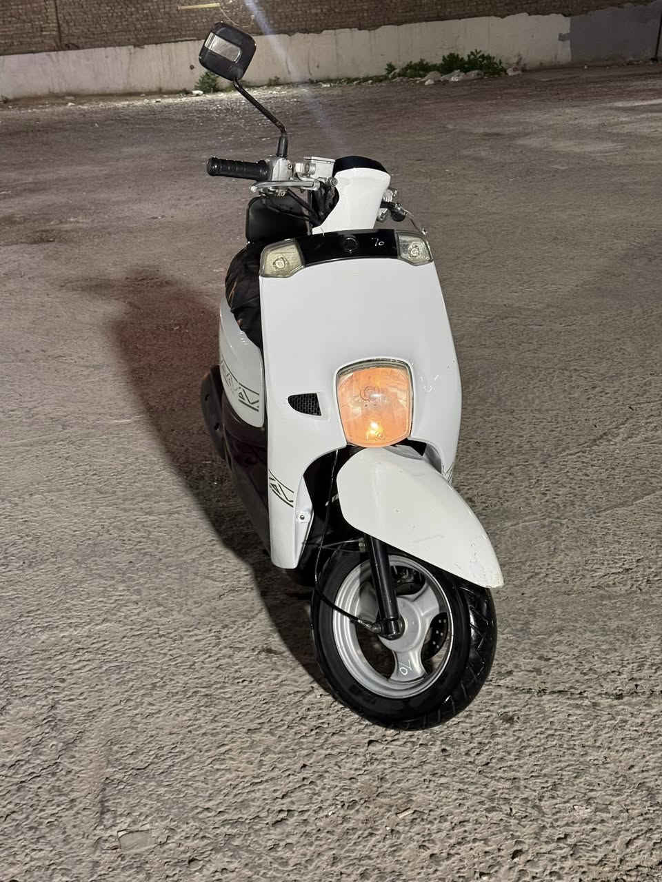 السلام عليكم بوليس حديث دراجه كارتون جديده حاله الوكاله رمبه بلاديه كلها شغاله ماشيه 30تخم تاير كفر اصلي مكينه شعله معدل السعر 950مكاني بغداد الشعله ***********
