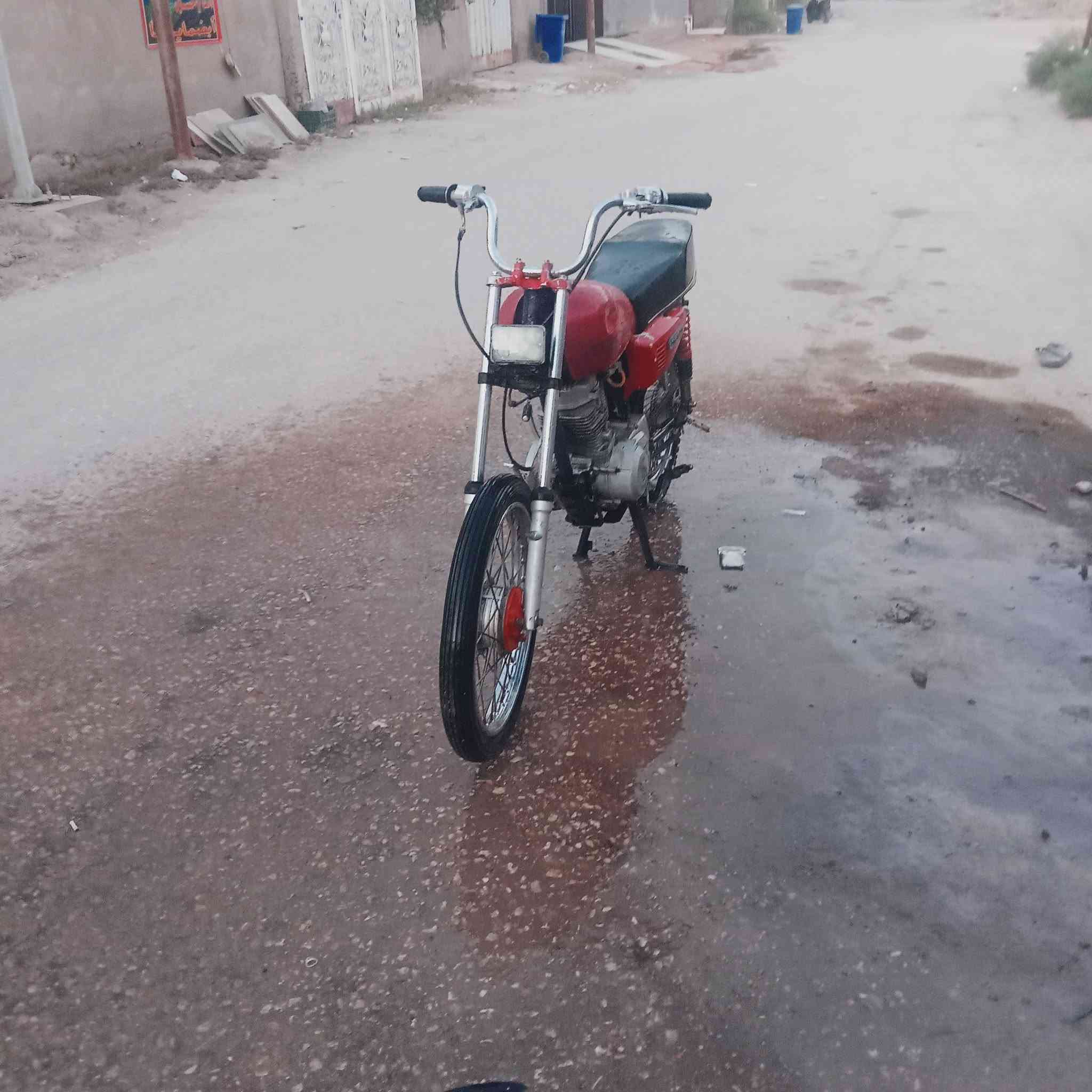 السلام عليكم 
دراجة ارشة اربعه گير موديل18 السعر 250 وبيها مجال بسيط
للاستفسار والتواصل: ***********
