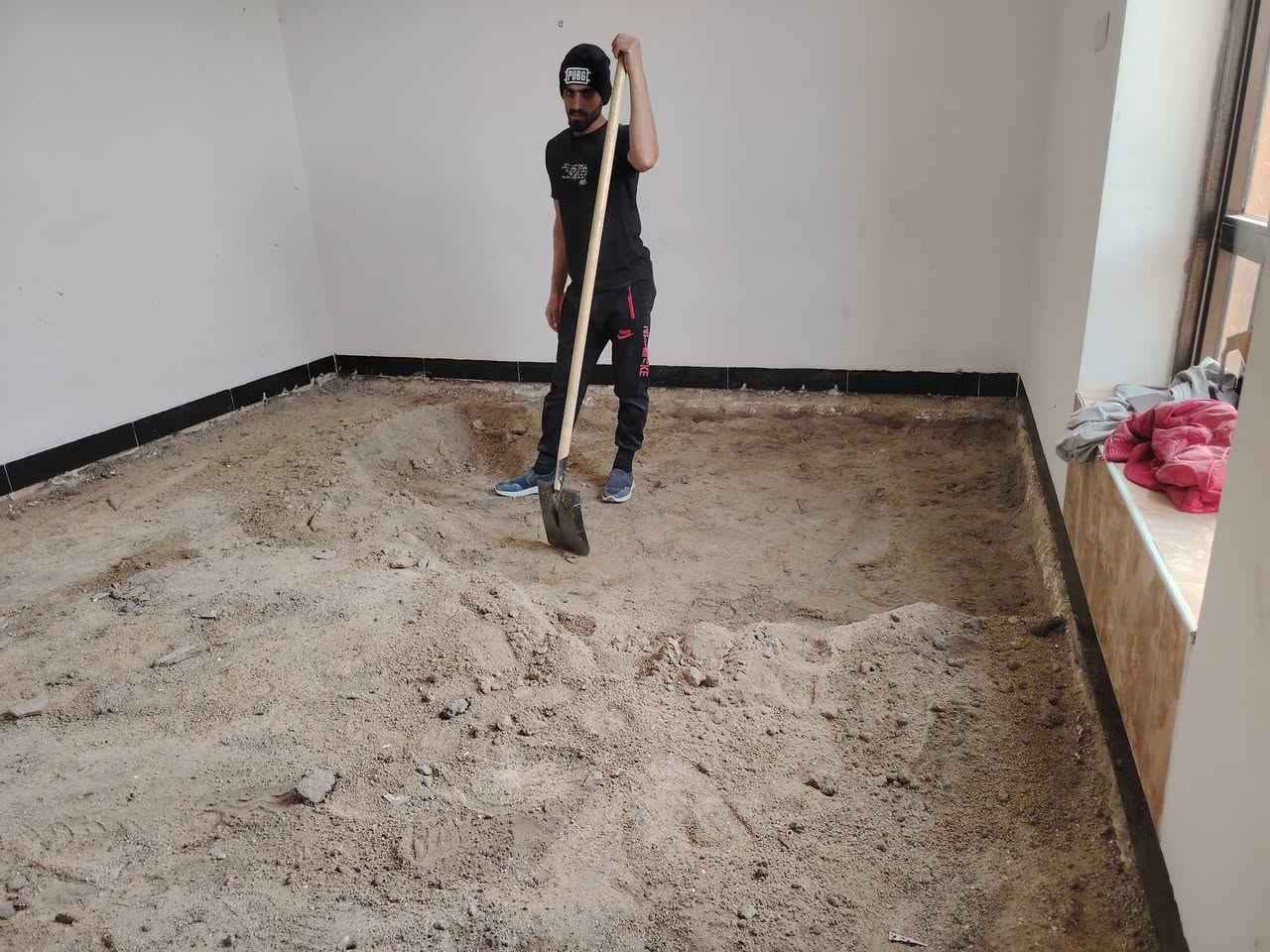 السلام عليكم شغلنا ليل ونهار برمضان يوجد كادر عمل جاهز  تصعيد مواد  / تنضيف بيوت  / تفليش  / تكشيط  / دفن نهري  / شقلنه ليل ونهار  / وماعليك بكلشي تاخذ شقل جاهز مني  / ومعداتنه جاهز وسياره تجيك للبيت ماعليك بس تصال على رقم/  ، ***********
