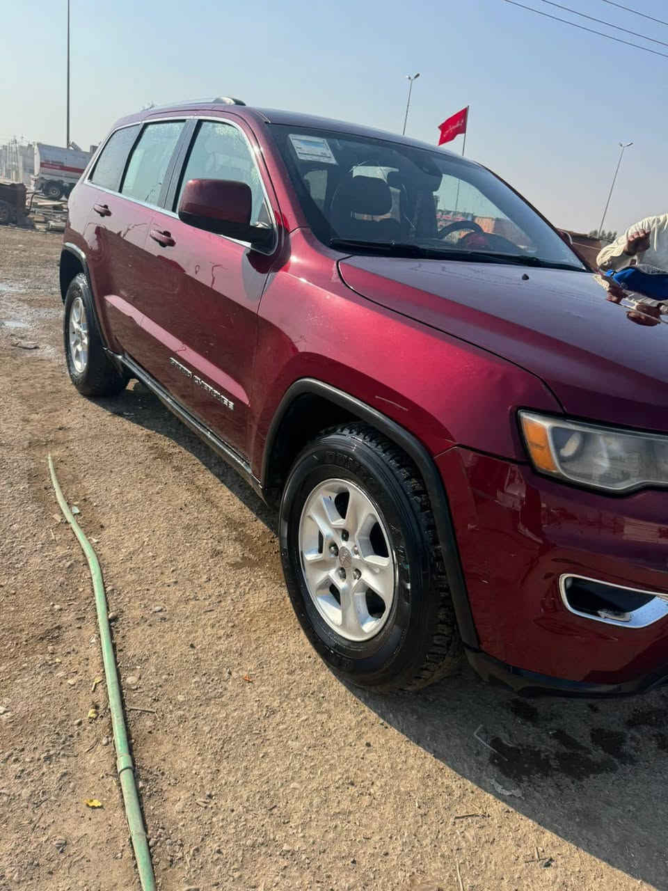 🚗 للبيع: جيب شيروكي لاريدو 2017

📍 رقم ميسان
📊 الممشى: 200 ألف كم

✨ المواصفات والحالة:
• السيارة نظيفة (كلين) وجاهزة للاستخدام
• ضربات خفيفة جدًا لا تؤثر على الأداء
• المكينة بحالة جيدة، فقط مفتوح كازكيت(صيانة بسيطة)
• شرط الفحص: سونار للمكينة
• فئة نص فول (مواصفات حلوة ومريحة)
• 5 ركاب

💯 سيارة عملية جدًا، مريحة بالسفر ومناسبة للاستخدام اليومي

💰 السعر: 165وقابل للتفاوض

📞 للتواصل على الخاص
***********
