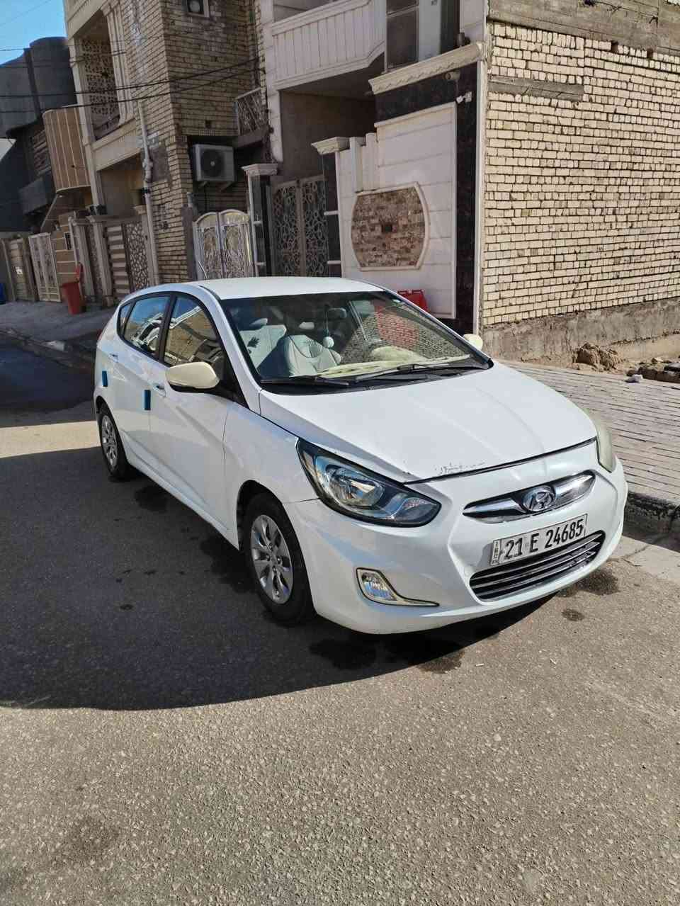 هونداي اكسنت هاتشباك نظيفه ١٦٠٠بيها بارد بسيط بالبنيد والجاملغ مواصفات الاكسنت معروفه رقم اربيل بأسمنه ارباكات كلها سليمه تراي كلش حلو موجوده في كربلاء 
تريد تحويل تريد وكاله بالخدمه كير مكينه حداديه تبريد كهربائيات كلها سليمه ومابيها اي نقص اي استفسار الاتصال على الرقم ***********
