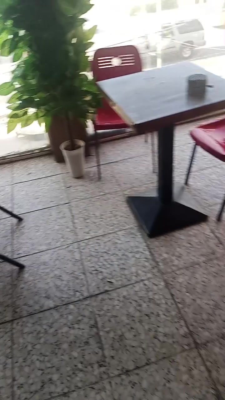 غراض مال كوفي للبيع سبلت كنتوري 2طن ثلاجه 12قدم دخم 8 مقاعد دخم ديوان عشر قنفات مقعدين كراسي حديد عدد 20 + طبلات خشب عدد 10 الاستفسار على الخاص ***********
