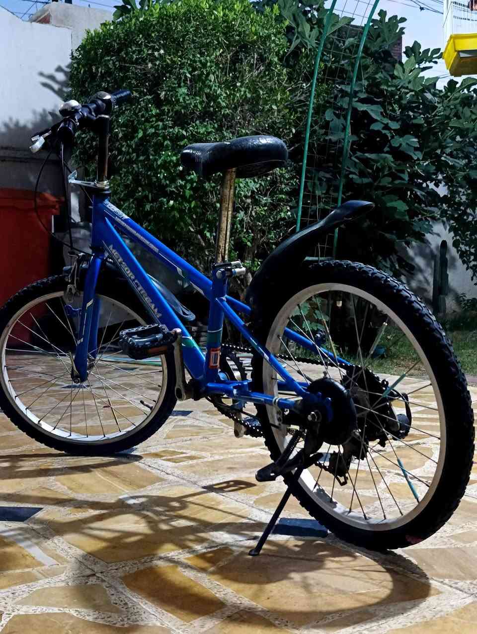 السلام عليكم 🖐
بايسكل ياباني للبيع 🇯🇵
مال باله🚴‍♂️
الحجم 20👌
البريك الخلفي بنز كما موضح بل صوره 👓
وبلون مميز الون الزرق لامع 💙
البايسكل كلش مرتب وحلو يرهم مال هداية 🎁
السعر 75وبي مجال بصيط 💵💰
مو شراي لا تعامل ❌ شراي تعال خاص ✅


**إذا كنت صاحب هذا الإعلان وتريد حذفه لأي سبب، رجاءا أرسل رسالة إلى الدعم الفني**