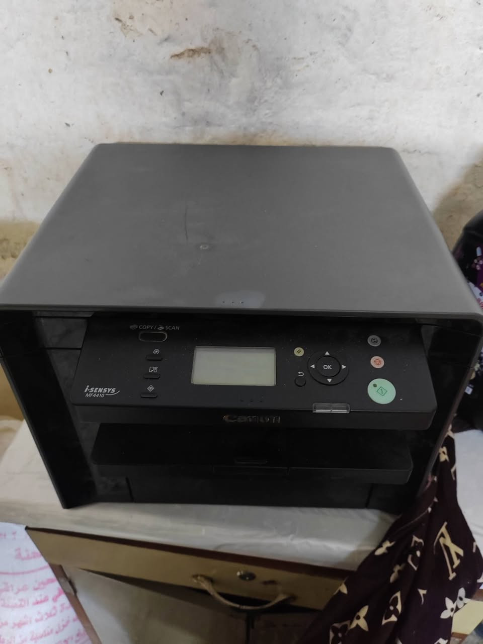 ثلاث طابعات كانون. مختلفات الموديل... الشكل الحديث و الشكل القديم..ملون السعر شلع ب 500 
السودة ابيض و اسود فقط 
مكاني بغداد الكاظمية ***********
