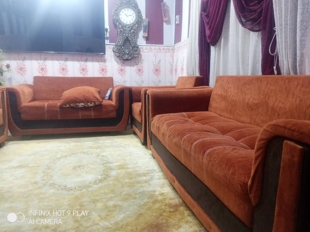 تخم قنفات 5قطع تركي نضيف جدا السعر 250اوبي مجال مكاني الحيانيه ***********
