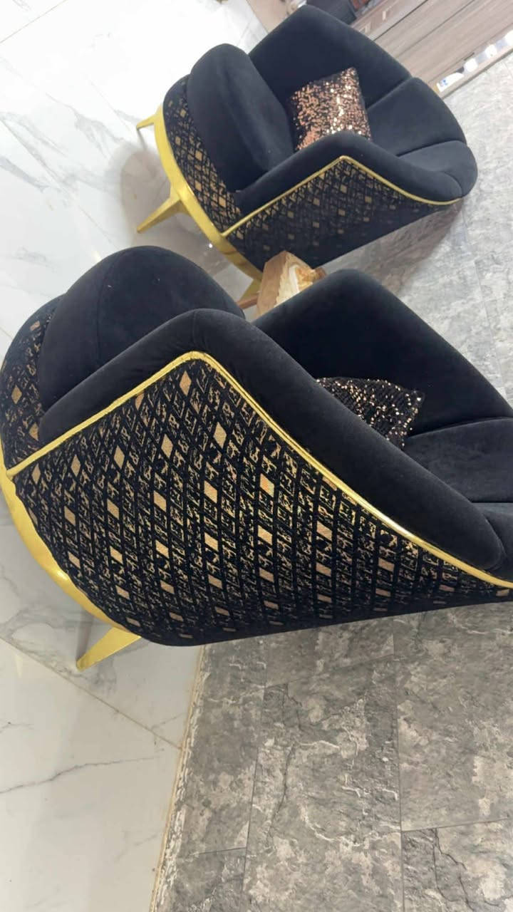 طخم تركي عشر مقاعد ( ست  قطع) 
خشب ثقيل ونظيف جداً 
السعر ٧٥٠. وبي مجال***********
