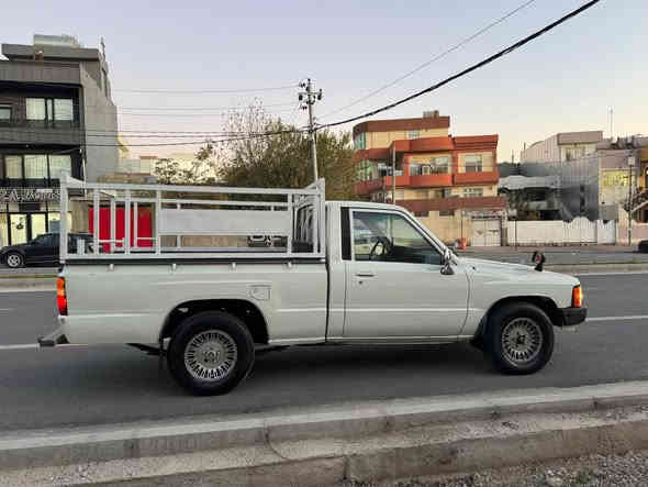 پيكئاب تويوتا ١٩٨٥. Toyota 1985 
گير مه كينه ئه كسل به شه رت 
ئارم پلاستيك سليمانى   
مه كينه سيوا يه پاترى تا زه كاره با ى به شه رت 
پيشى كا مل دا گيره يه ك دينار مه سرفى نيه 
سعرى ٣٧$ معامه له. سليمانى
*********** السليمانية
